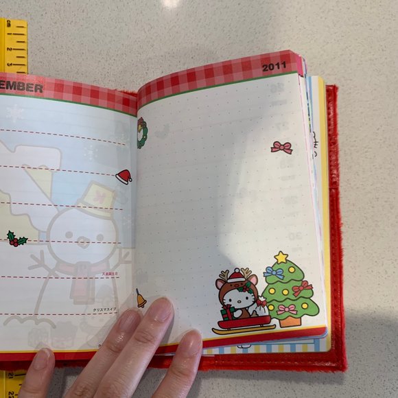 2011 HELLO KITTY PLANNER BRAND NEW - Picture 11 of 14